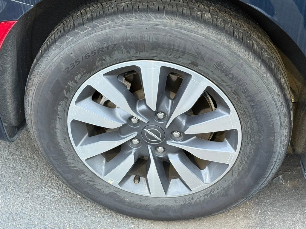 Used 2023 Chrysler Pacifica Touring-L image 6