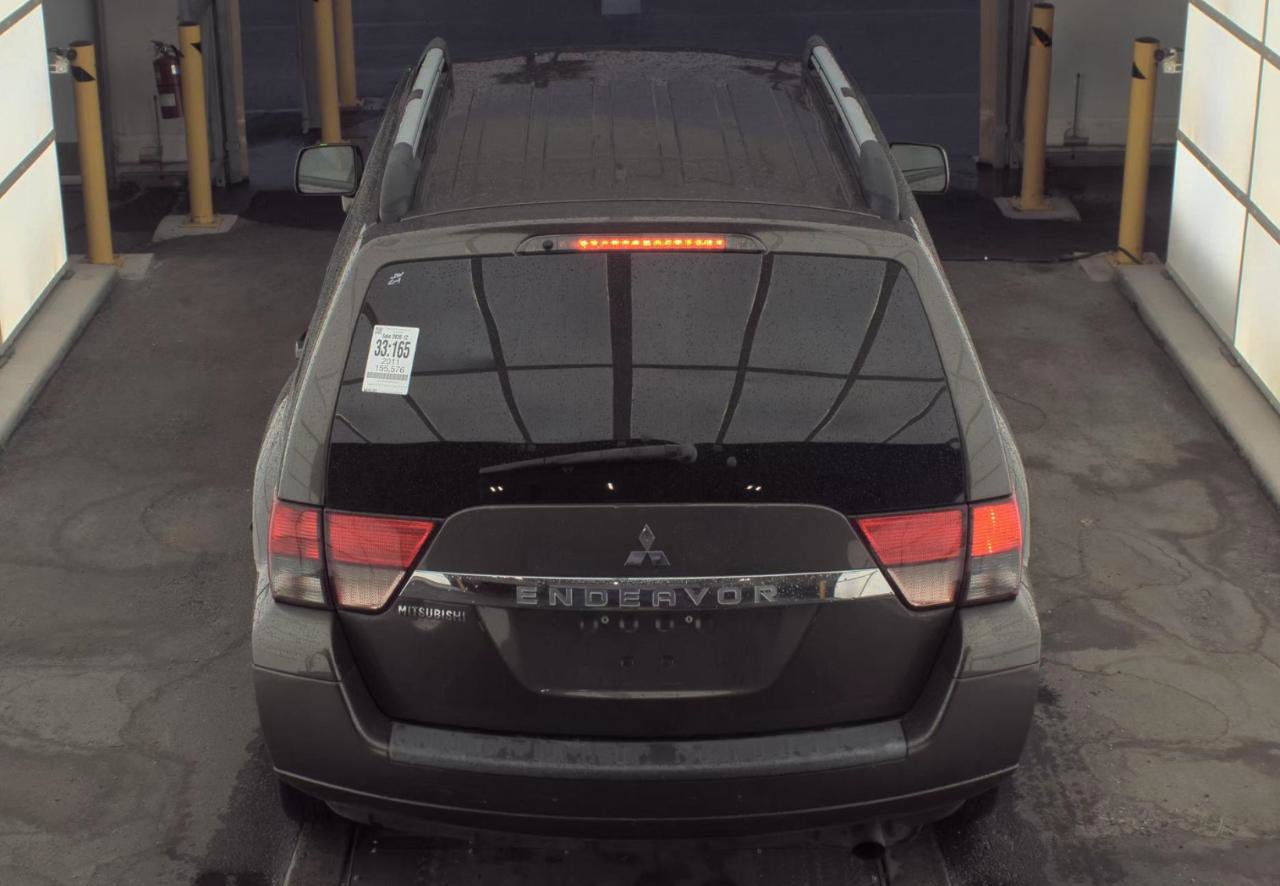 Used 2011 Mitsubishi Endeavor LS image 6