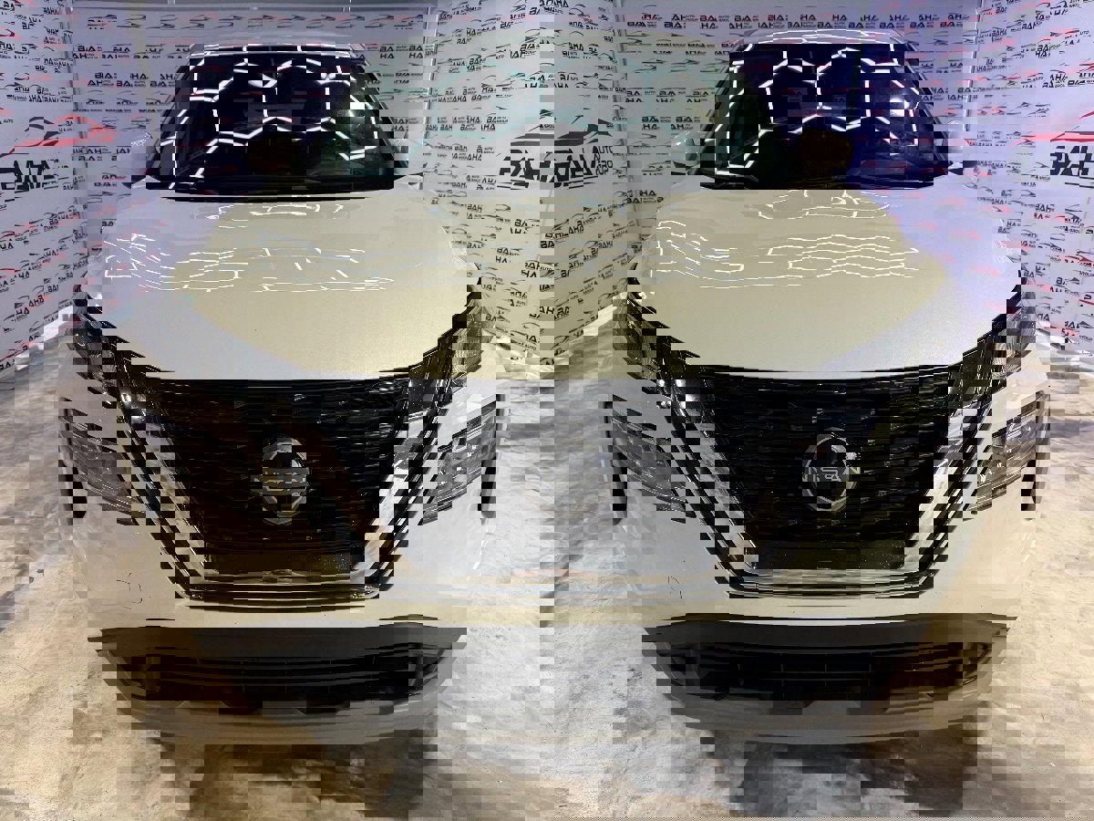 Used 2023 Nissan Rogue SV image 4