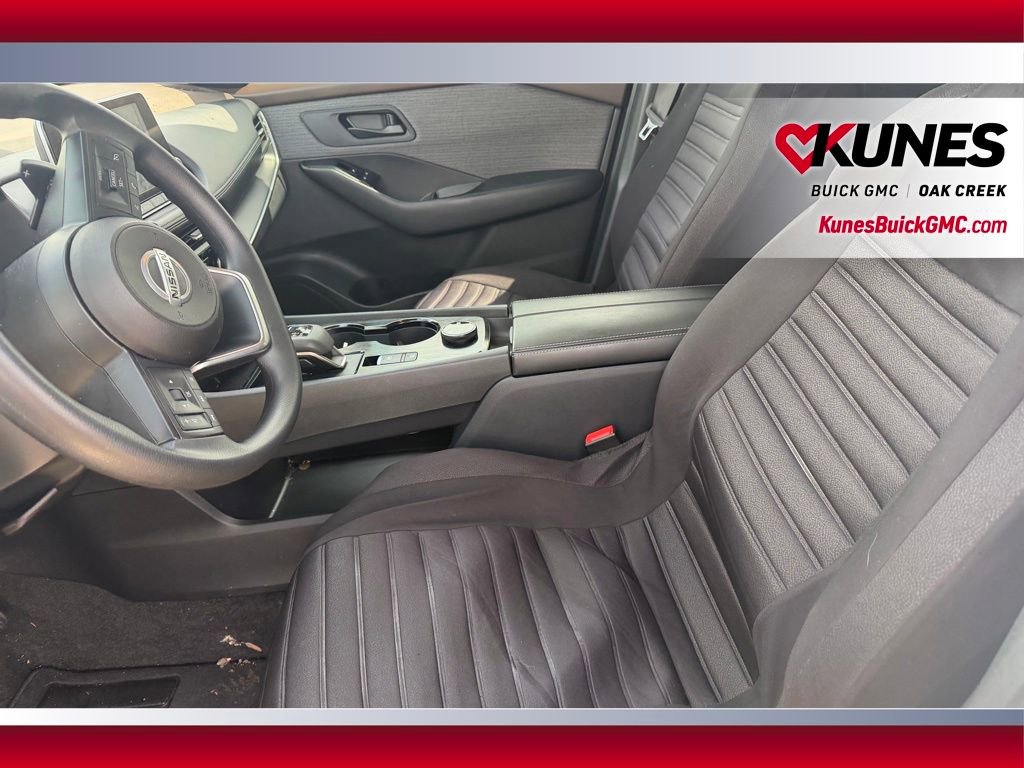 Used 2023 Nissan Rogue S AWD/4WD image 6