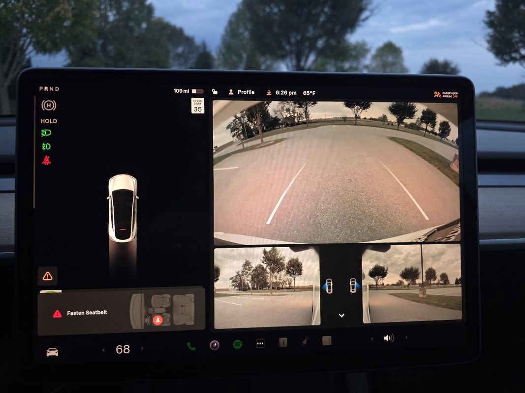 Used 2021 Tesla Model Y Long Range image 24