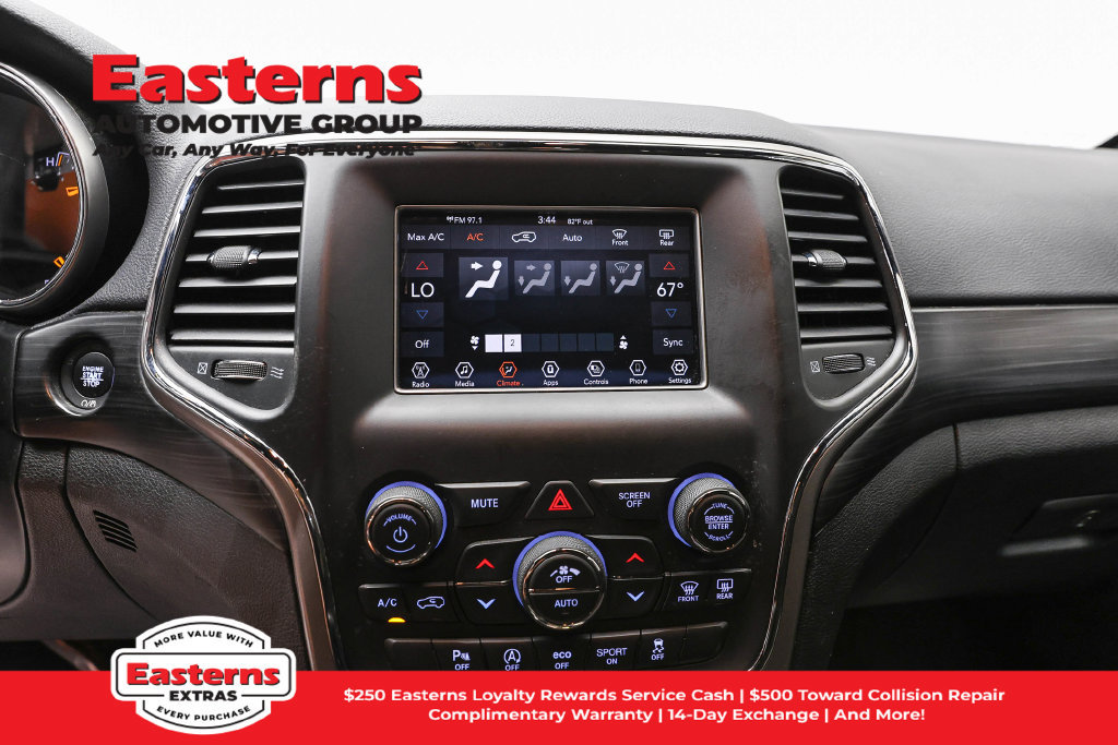 Used 2021 Jeep Grand Cherokee Laredo AWD/4WD image 13