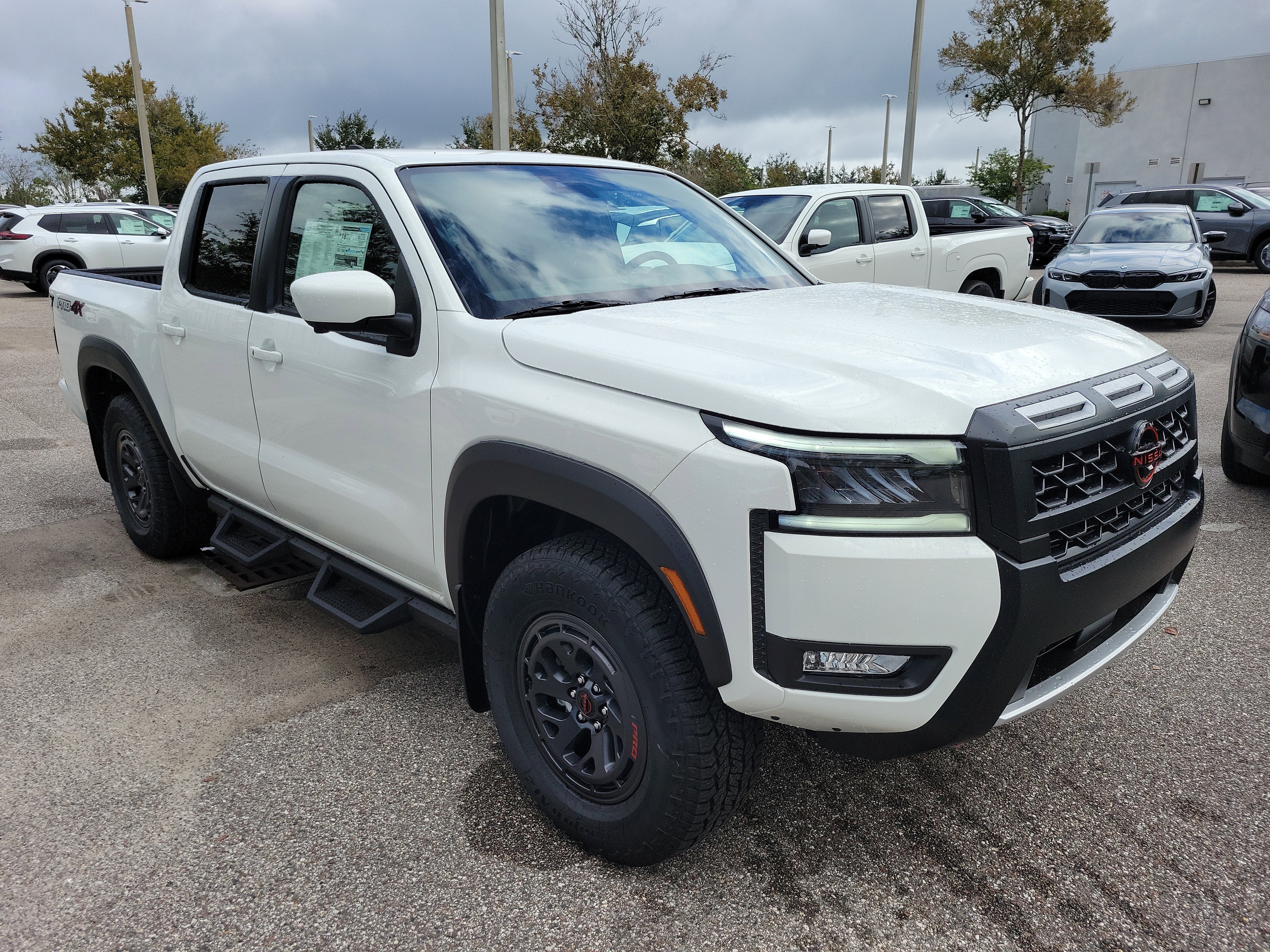 New 2026 Nissan Frontier PRO-4X w/ Pro-4x Convenience Package image 2