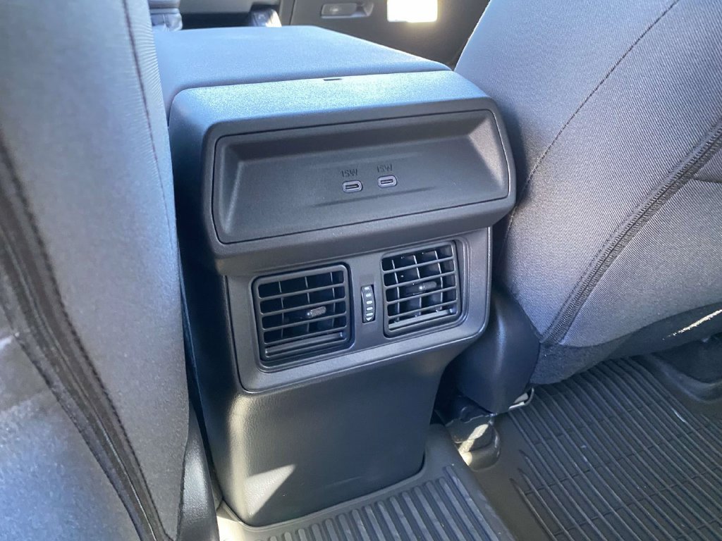 New 2026 Toyota RAV4 SE w/ Convenience Package AWD/4WD image 9