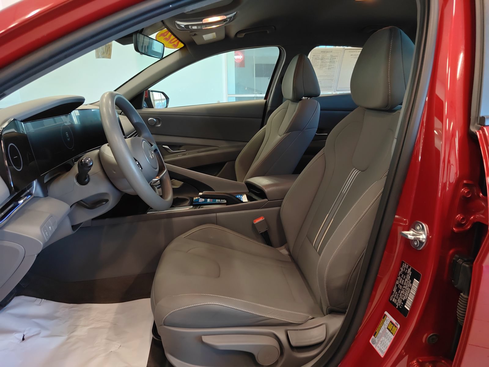 Used 2024 Hyundai Elantra SEL FWD image 10