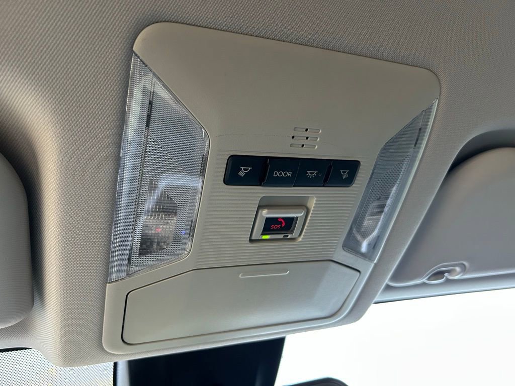 Used 2024 Toyota RAV4 LE image 27