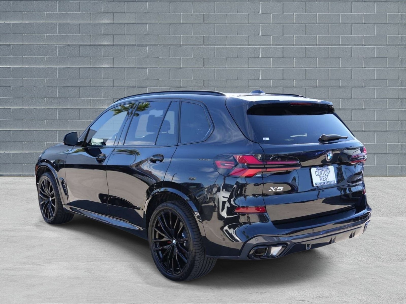 Used 2026 BMW X5 xDrive40i w/ M Sport Package AWD/4WD image 3