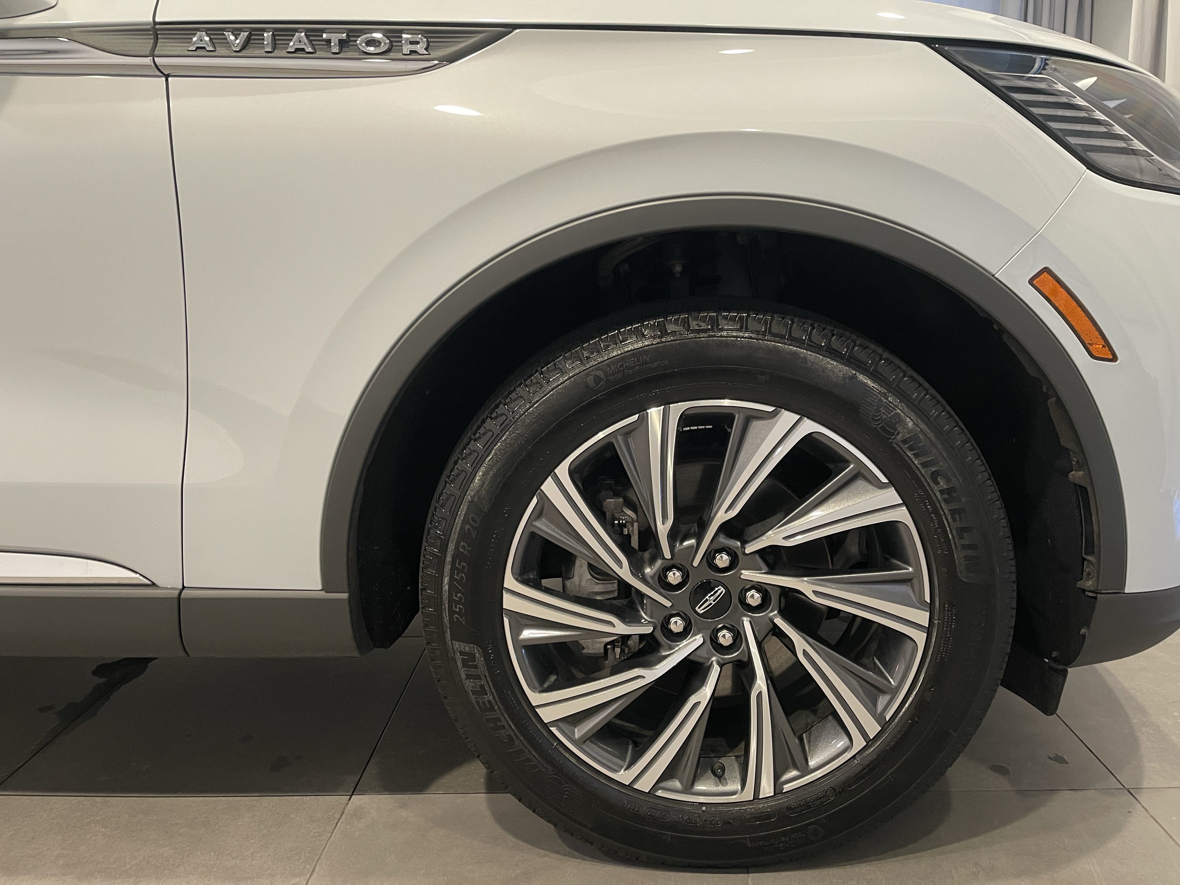 Used 2025 Lincoln Aviator AWD w/ Equipment Group 101A image 10