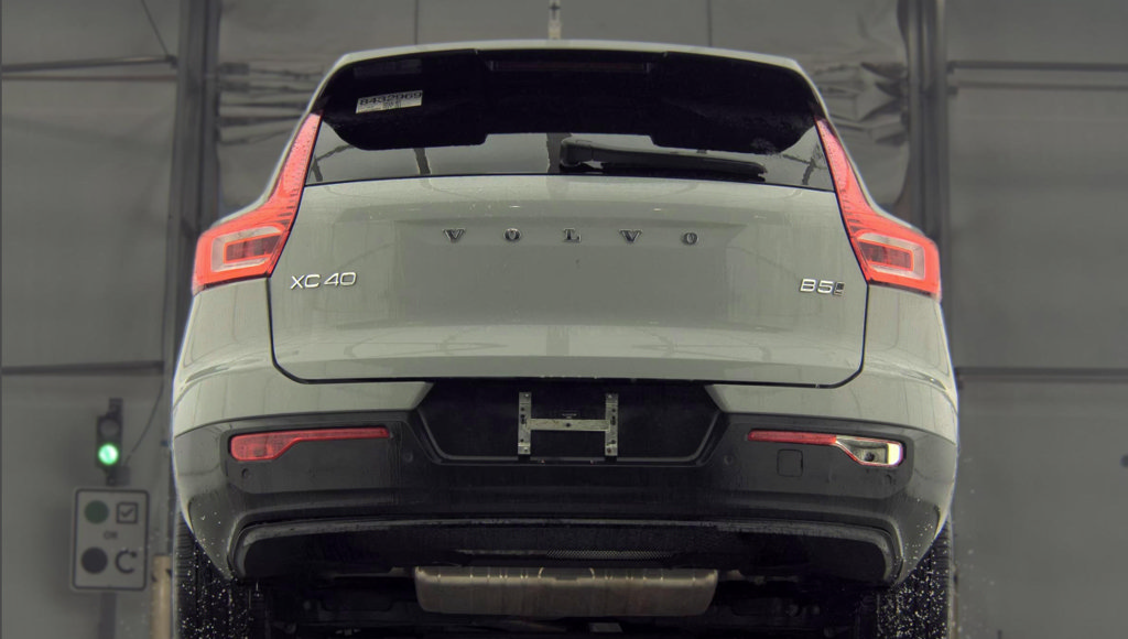 Used 2024 Volvo XC40 B5 Plus w/ Protection Package Premier AWD/4WD image 7