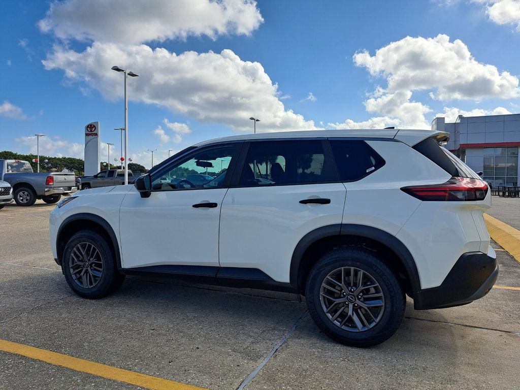 Used 2023 Nissan Rogue S FWD image 7