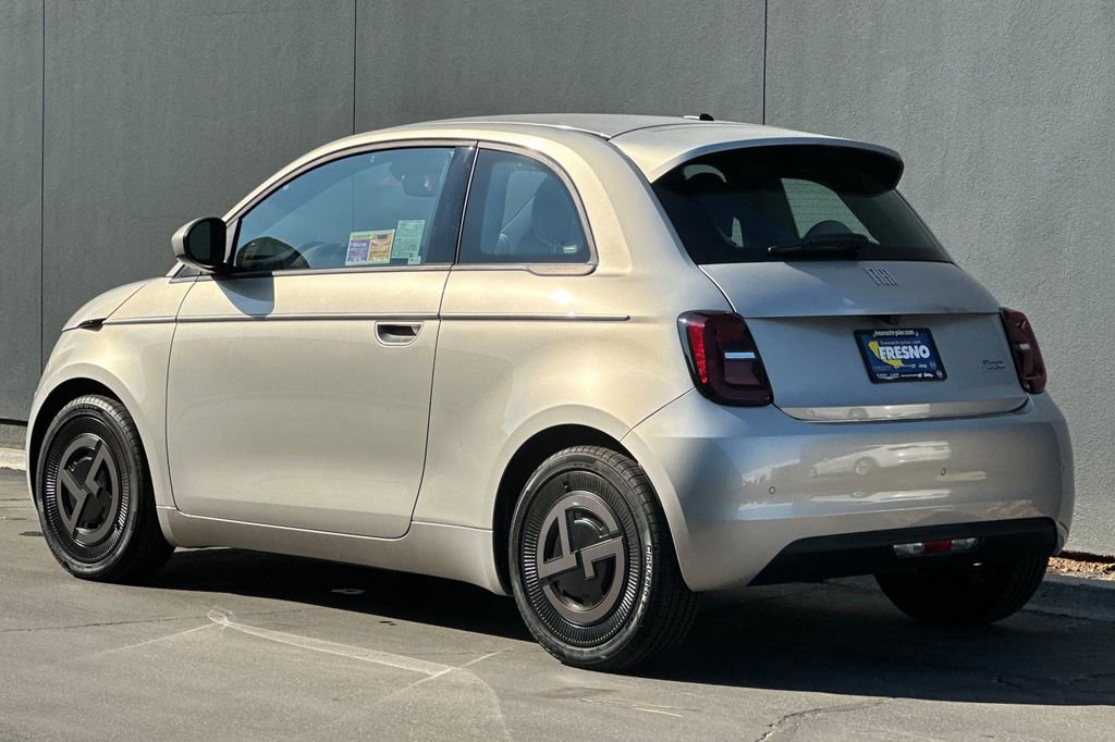 New 2025 FIAT 500 e image 6