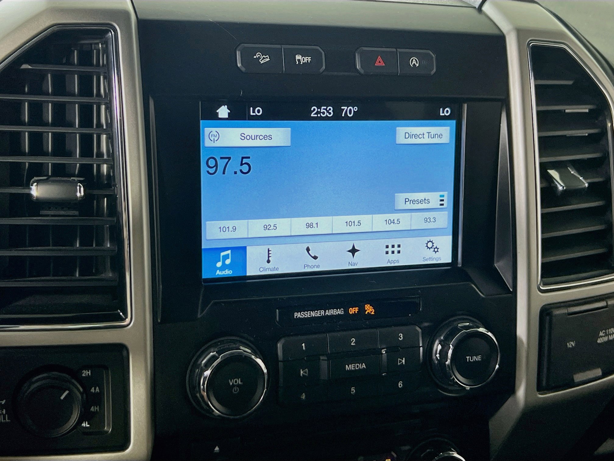 Used 2018 Ford F150 Lariat w/ Max Trailer Tow Package image 15