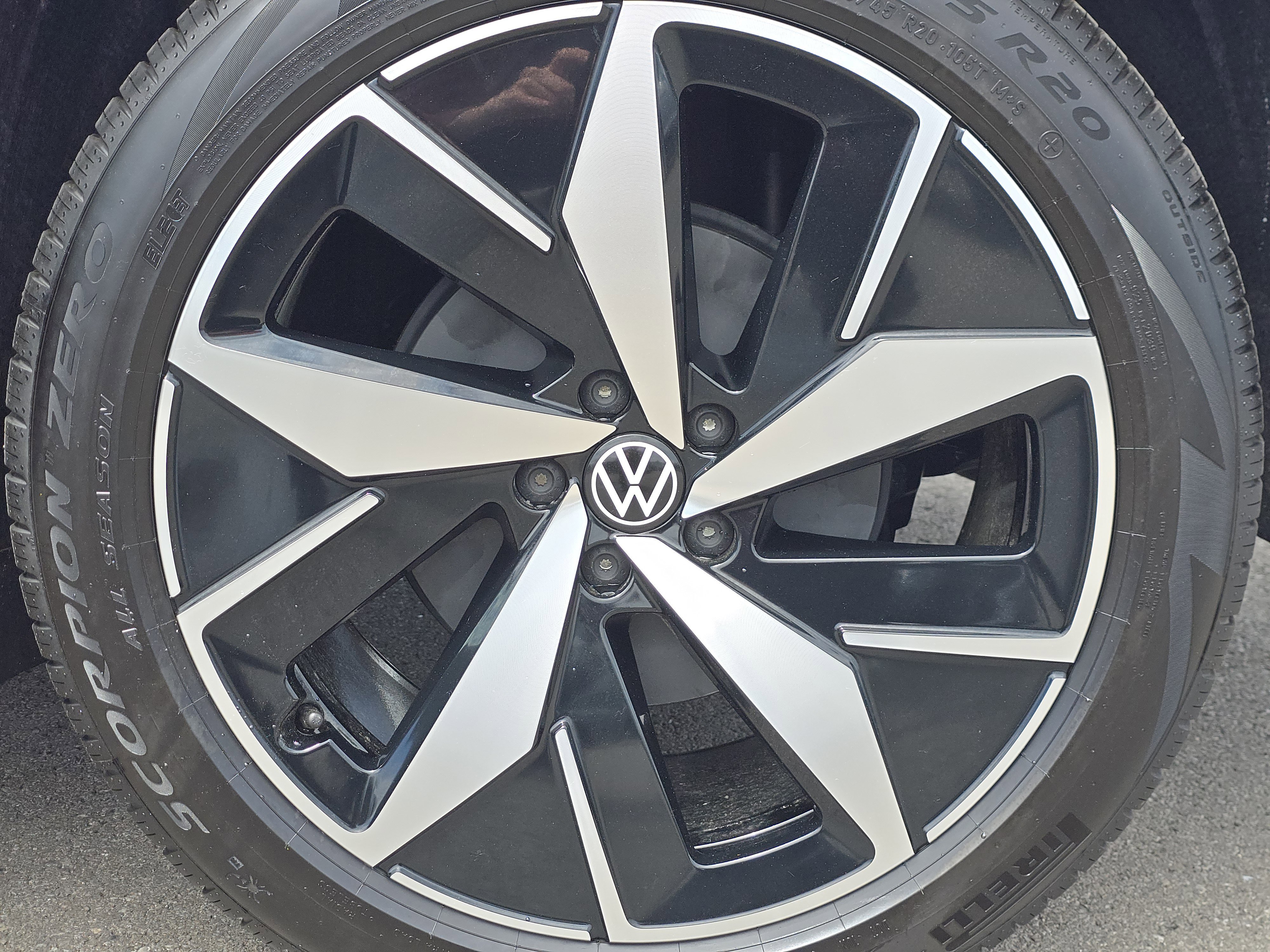 New 2026 Volkswagen ID.4 Pro S AWD/4WD image 16