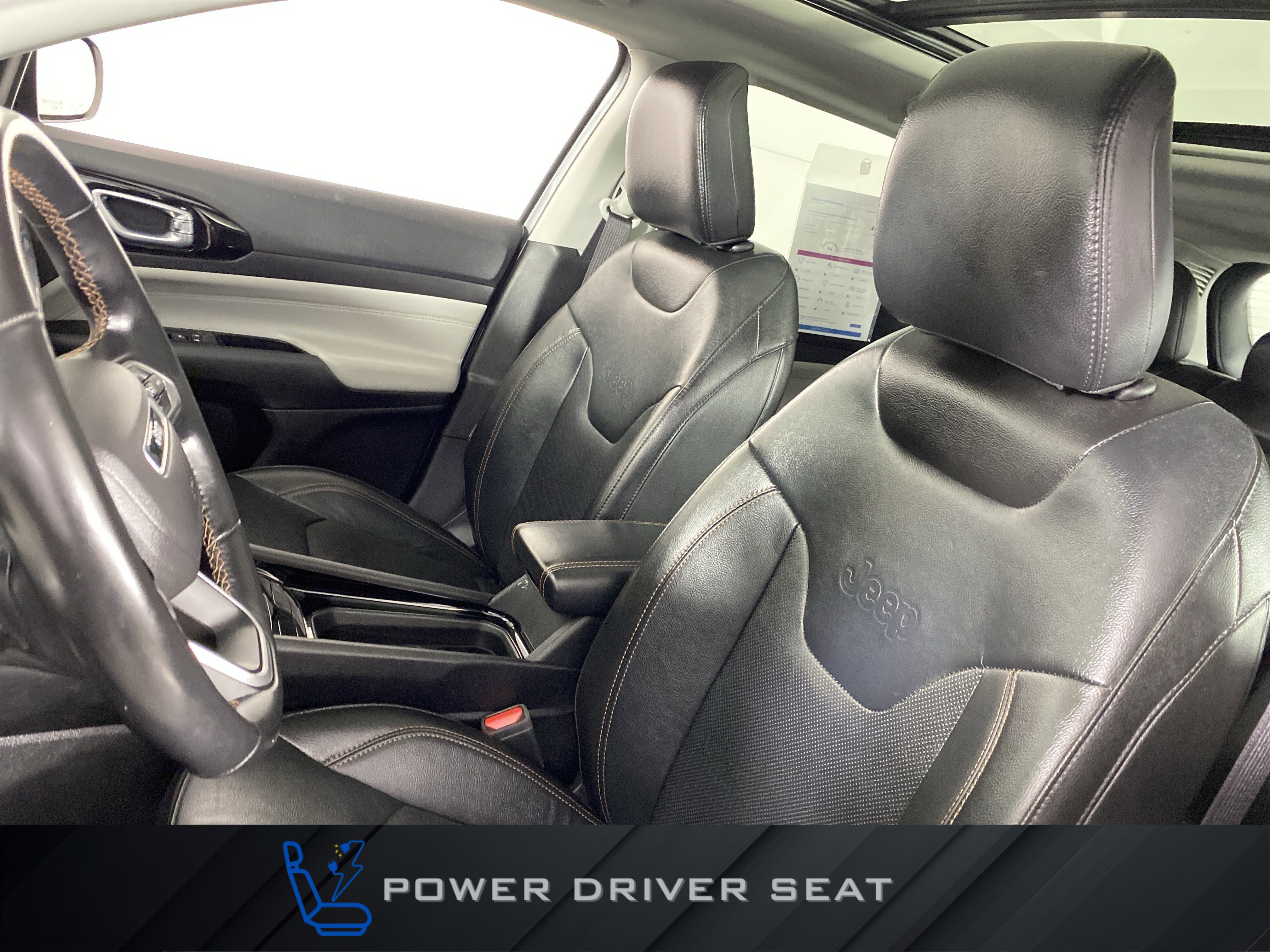 Used 2022 Jeep Compass Limited w/ Sun and Sound Group image 18