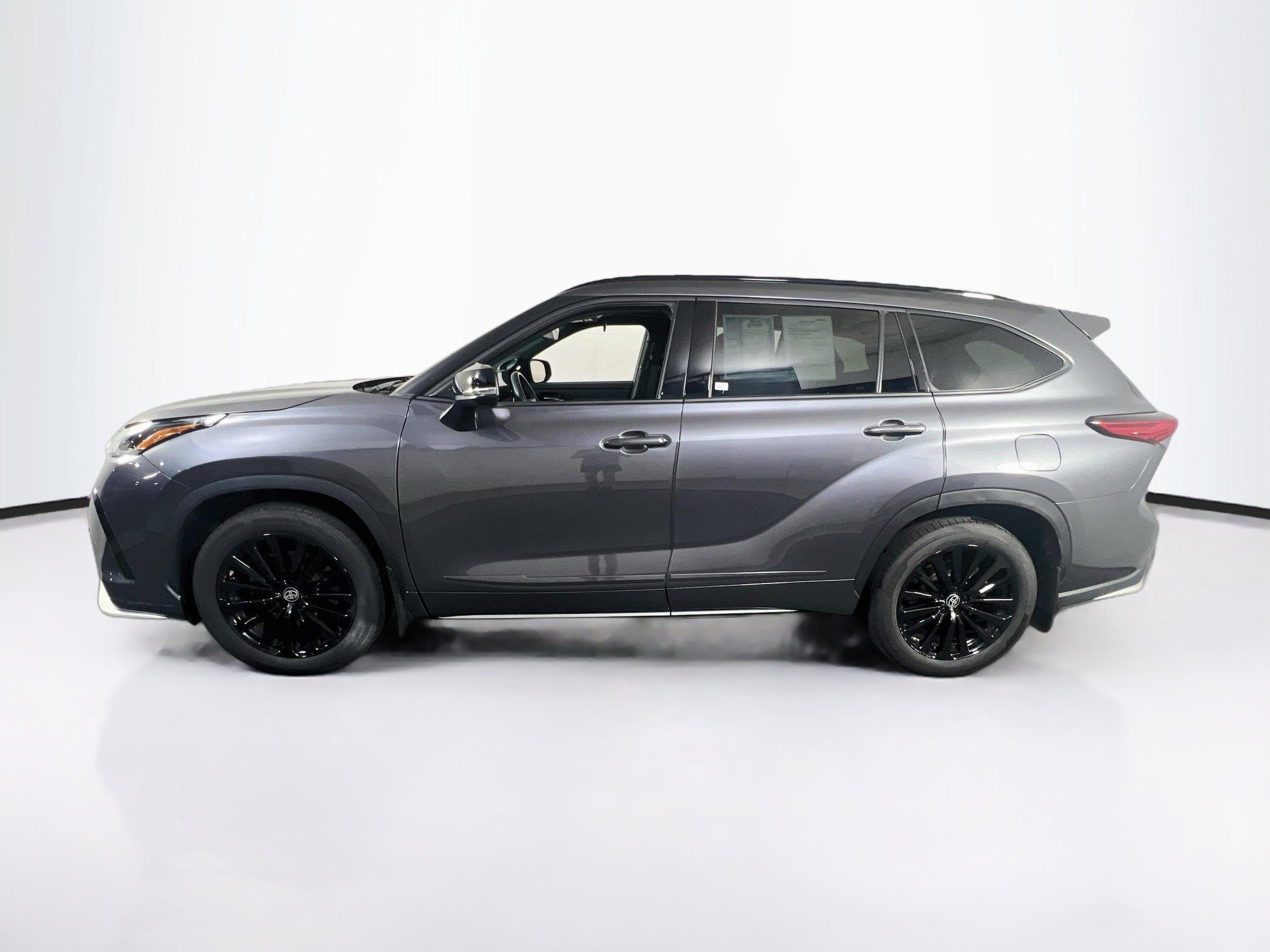 Used 2023 Toyota Highlander XSE AWD/4WD image 8