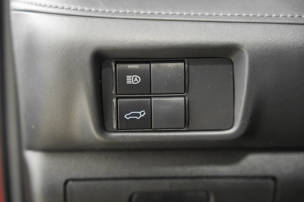 Used 2022 Toyota Highlander XLE AWD/4WD image 38