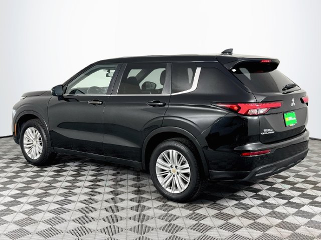Used 2022 Mitsubishi Outlander ES FWD image 6