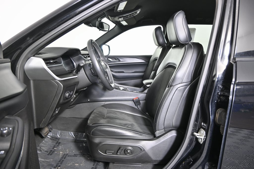 Used 2024 Jeep Grand Cherokee Altitude image 20