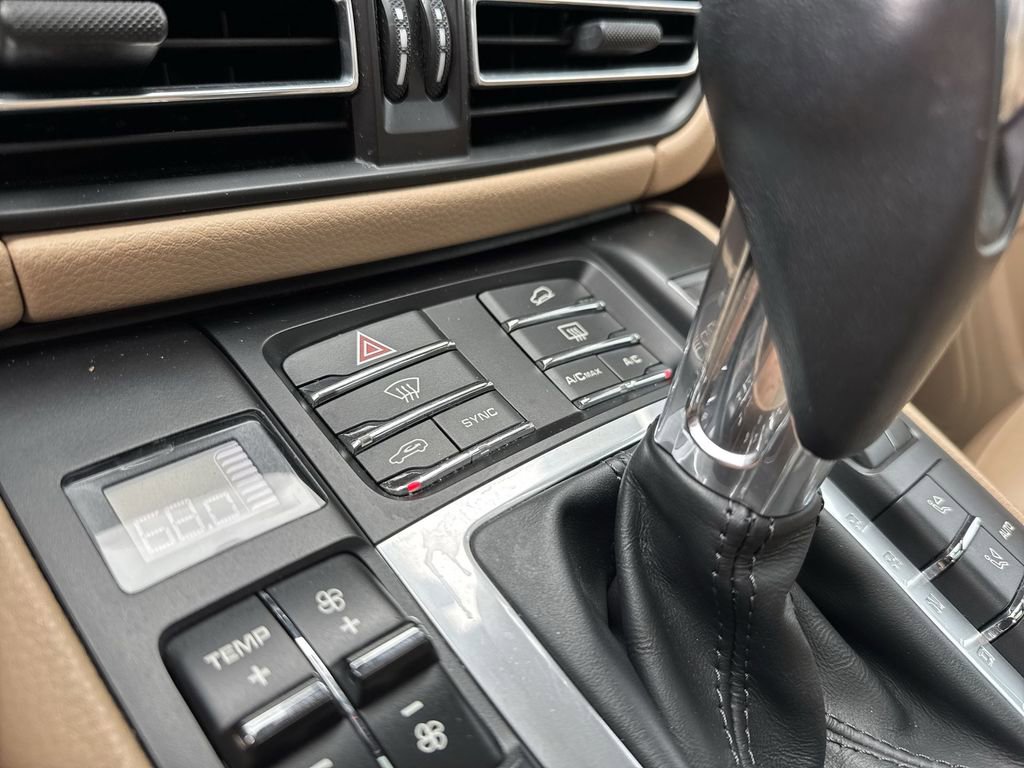 Used 2021 Porsche Macan image 54