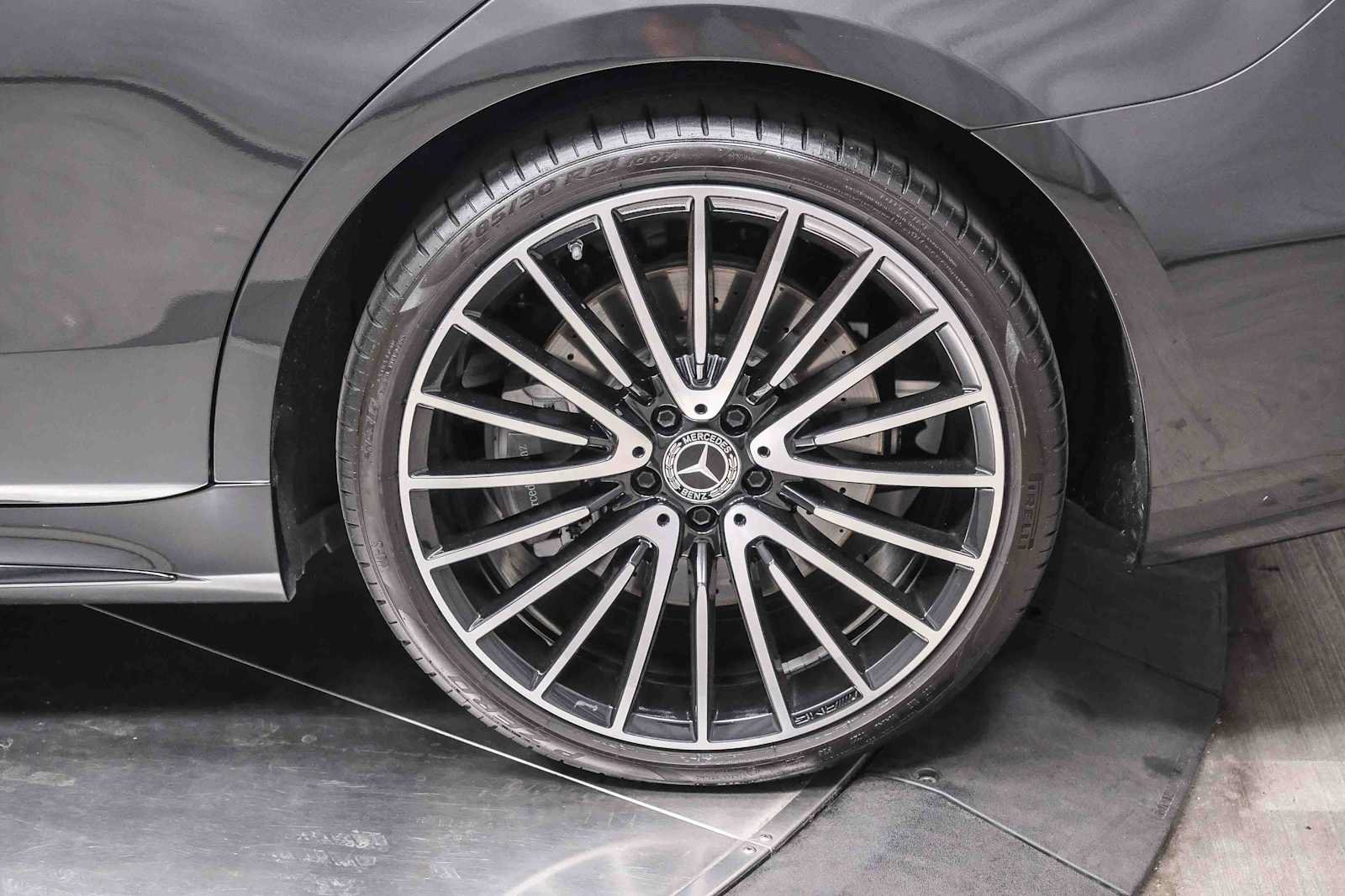Certified 2022 Mercedes-Benz S 500 4MATIC image 9