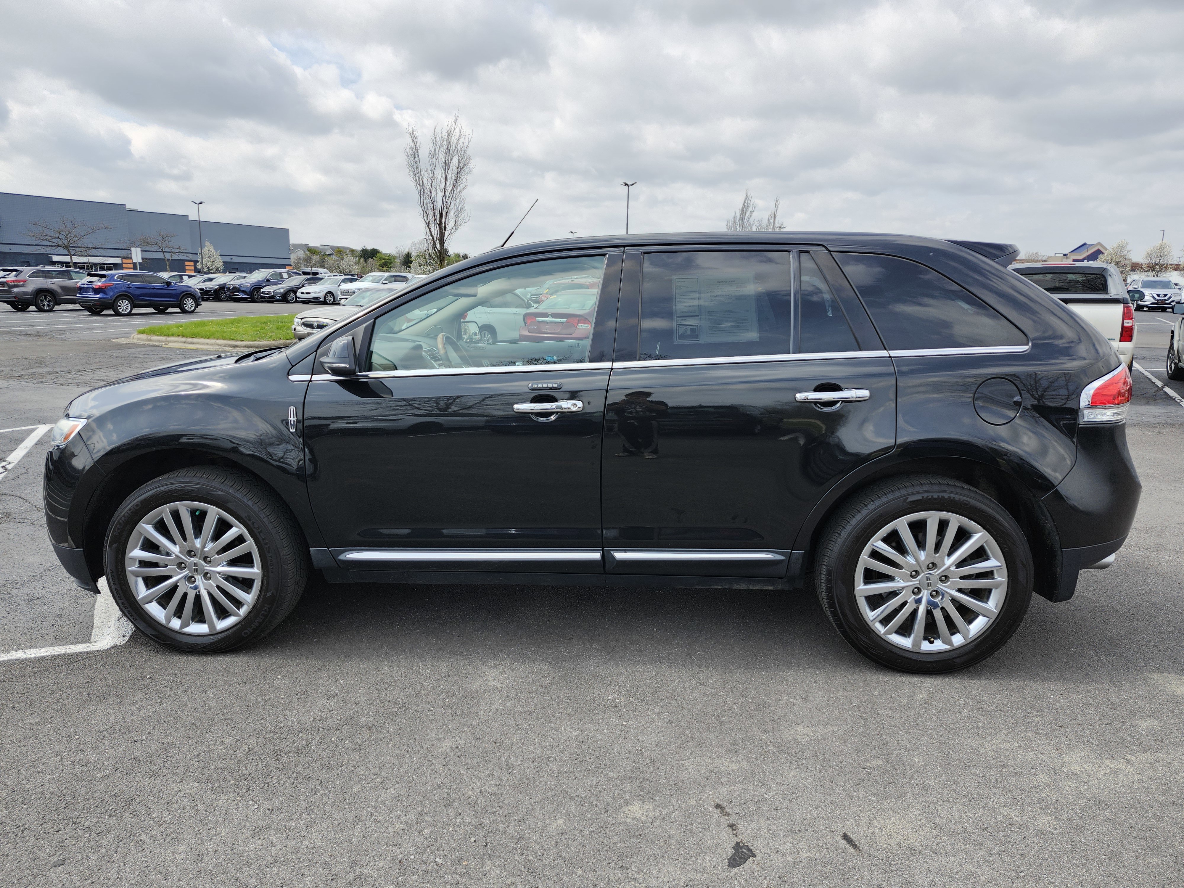 Used 2014 Lincoln MKX AWD w/ Equipment Group 101A image 16
