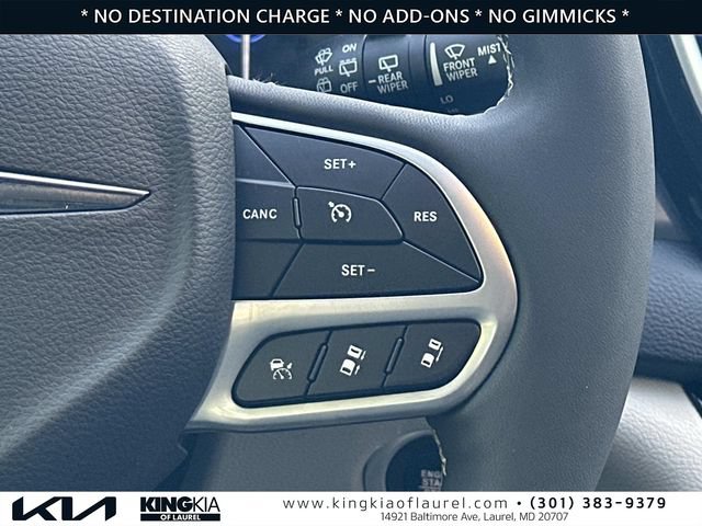 Used 2023 Chrysler Pacifica Touring-L FWD image 9