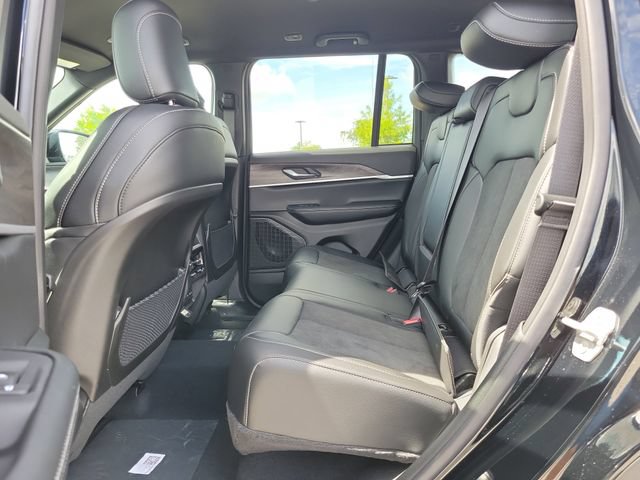 New 2026 Jeep Grand Cherokee Altitude RWD image 10