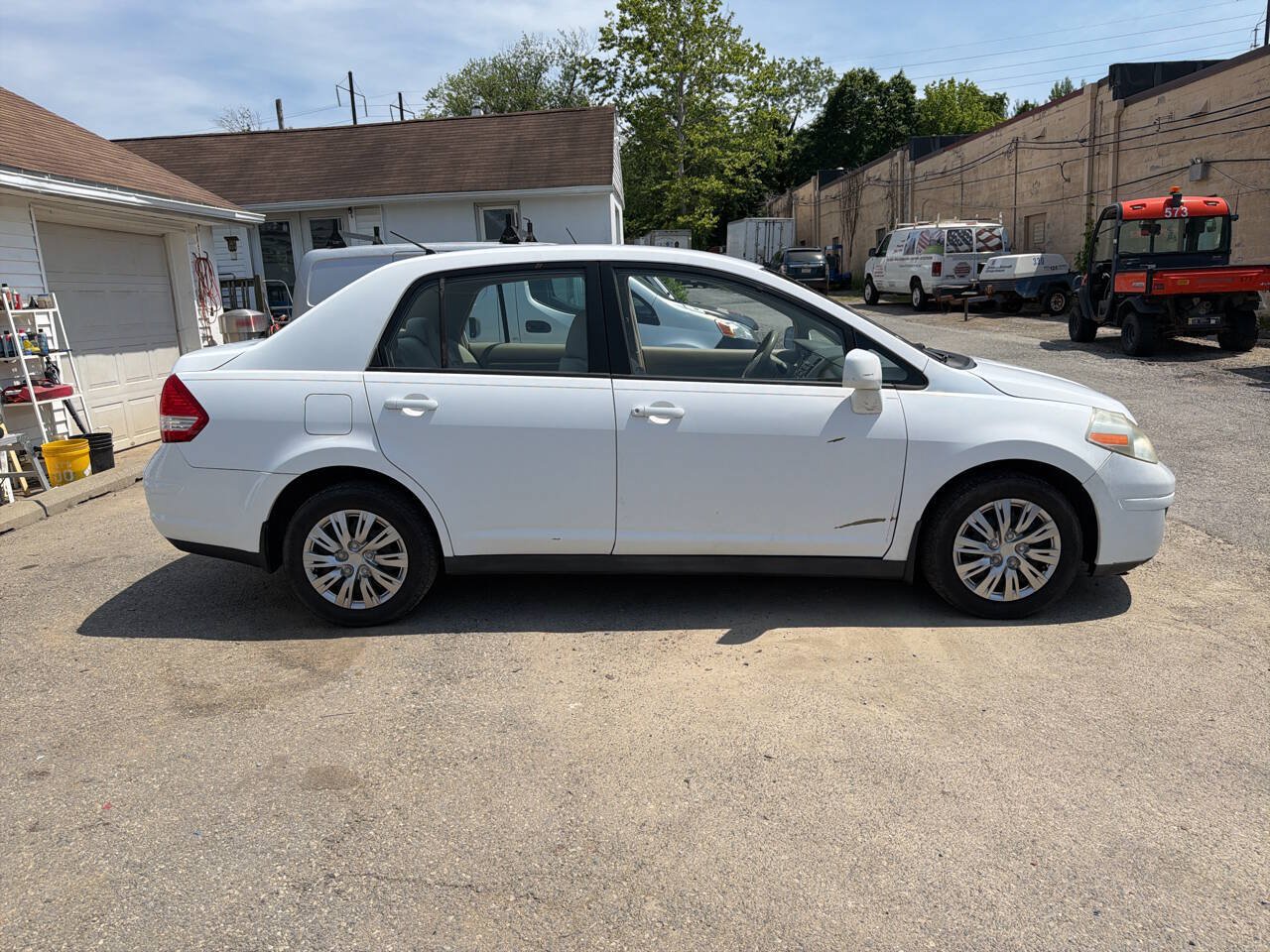 Used 2009 Nissan Versa 1.8 S w/ ABS Pkg FWD image 11