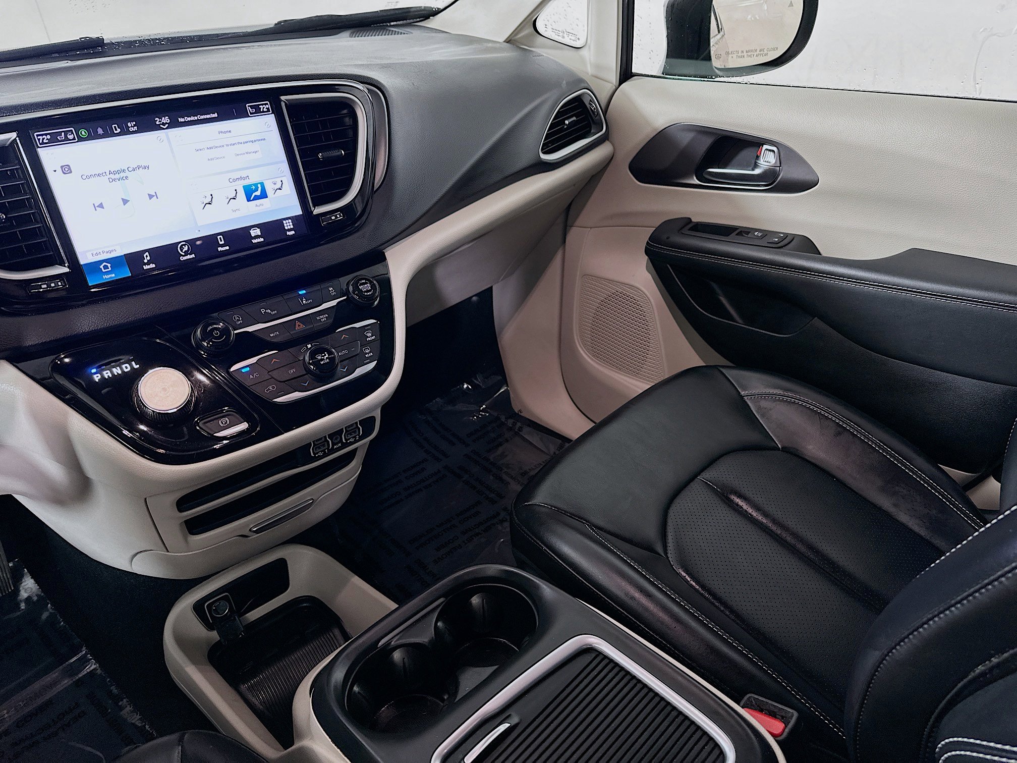 Used 2023 Chrysler Pacifica Touring-L FWD image 21