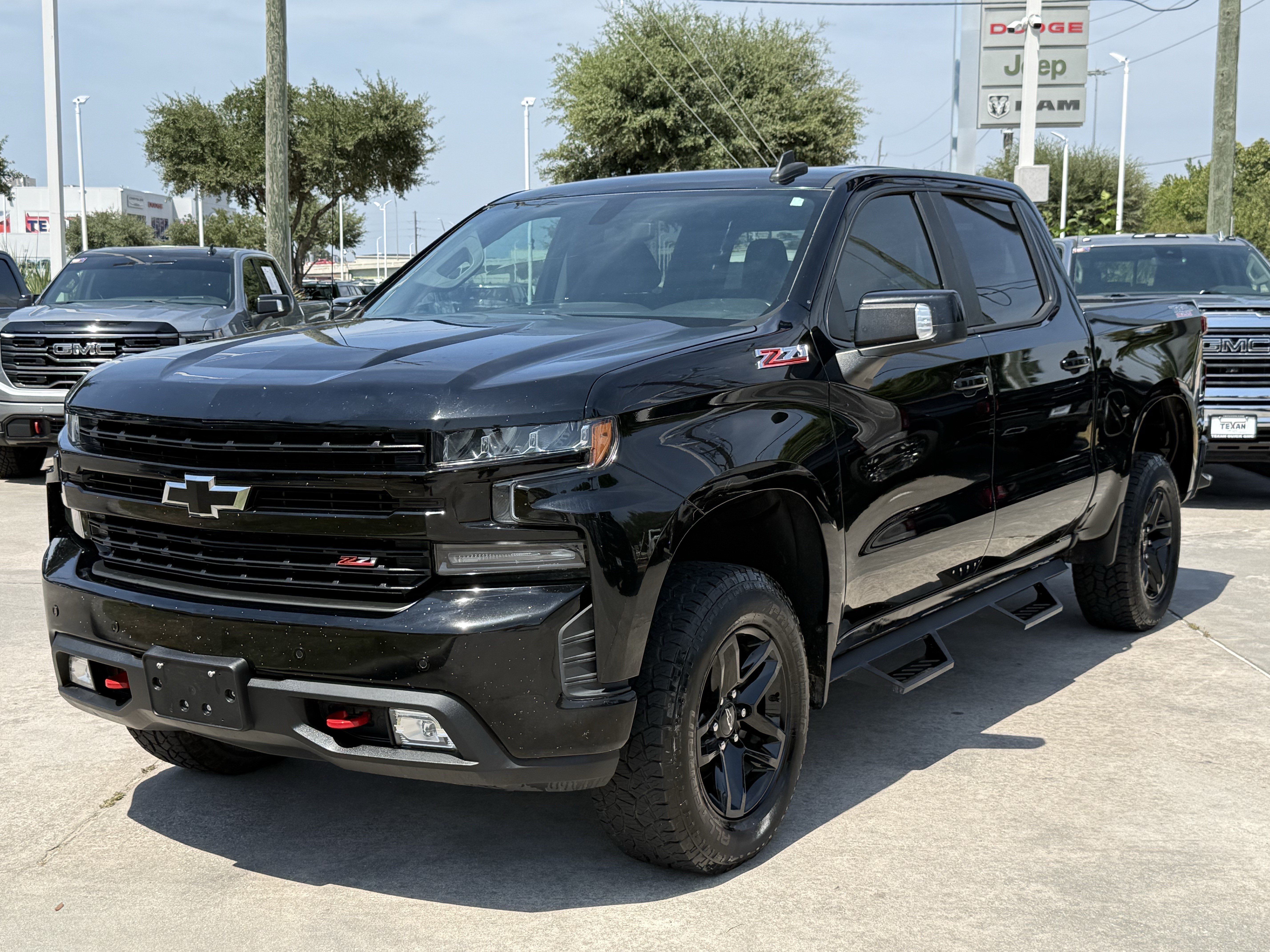 Used 2019 Chevrolet Silverado 1500 LT Trail Boss w/ Convenience Package AWD/4WD image 9