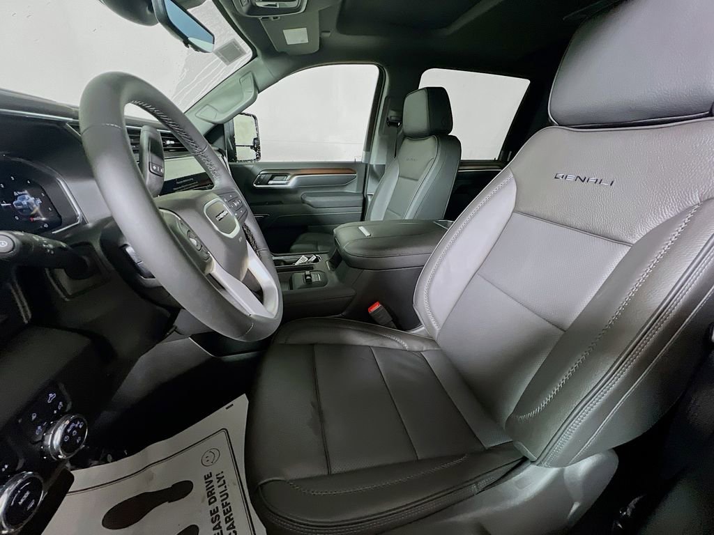 New 2026 GMC Sierra 2500 Denali w/ Denali Reserve Package image 15