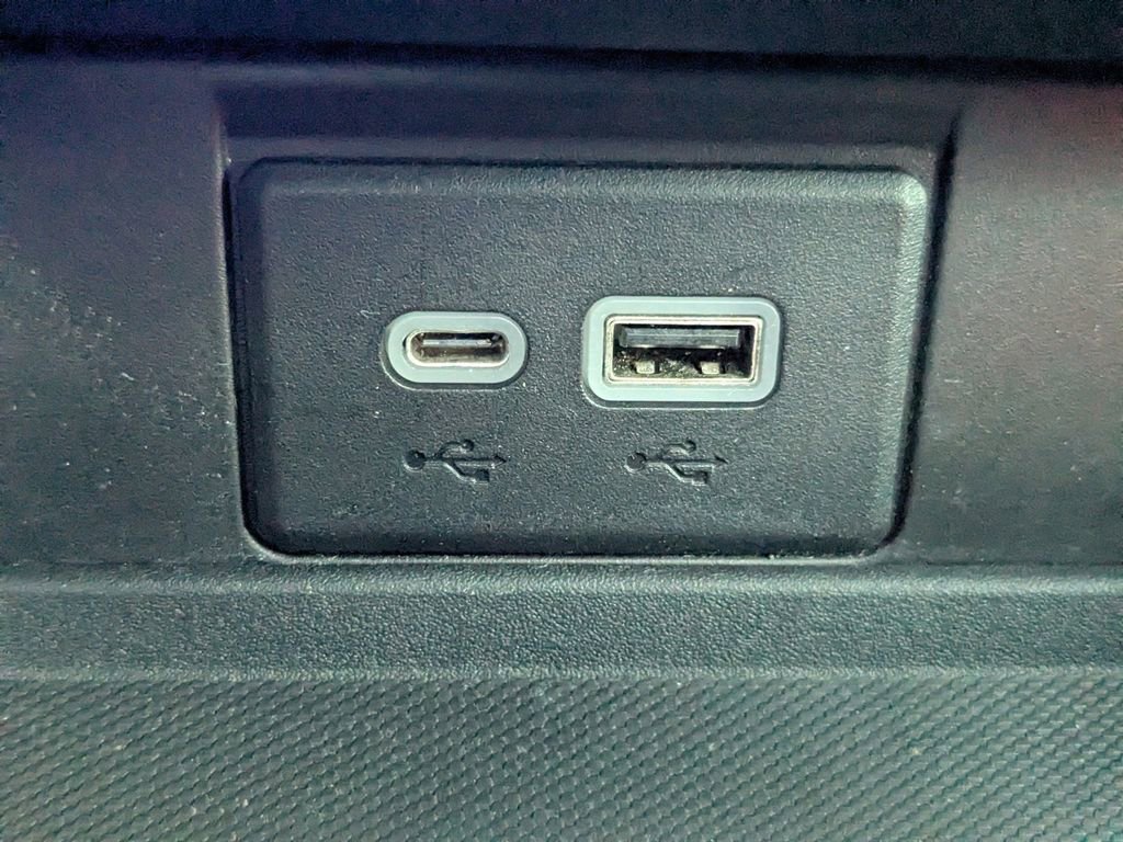 Used 2021 GMC Yukon XL SLT w/ SLT Premium Package image 27