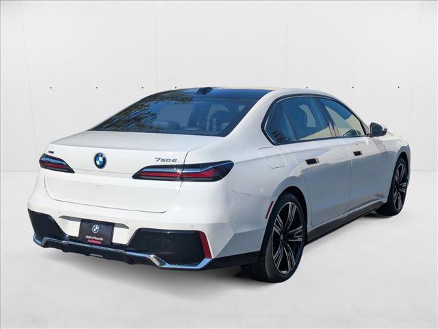 New 2026 BMW 750e xDrive w/ Premium Package video 2
