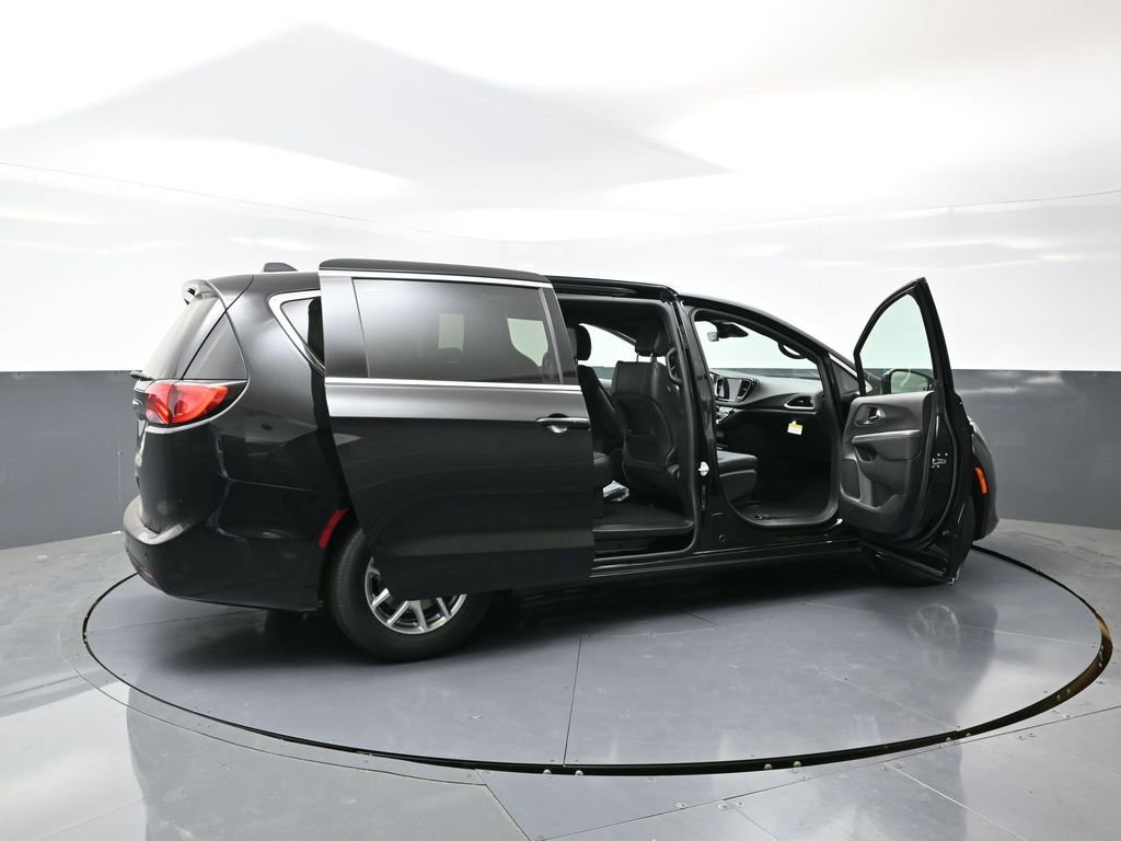 New 2026 Chrysler Voyager LX image 44