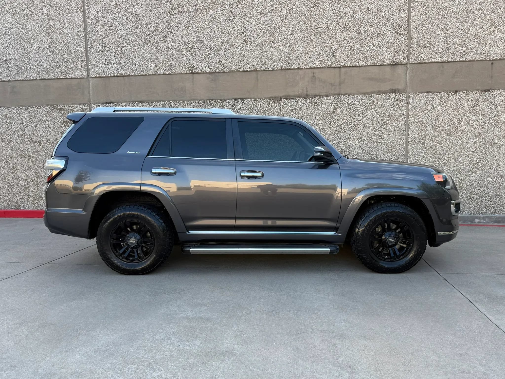 Used 2014 Toyota 4Runner Limited AWD/4WD image 8