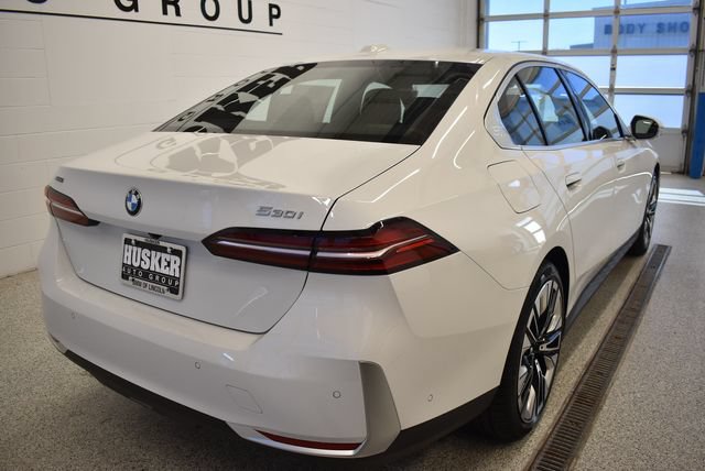 New 2027 BMW 530i xDrive w/ Premium Package AWD/4WD image 4
