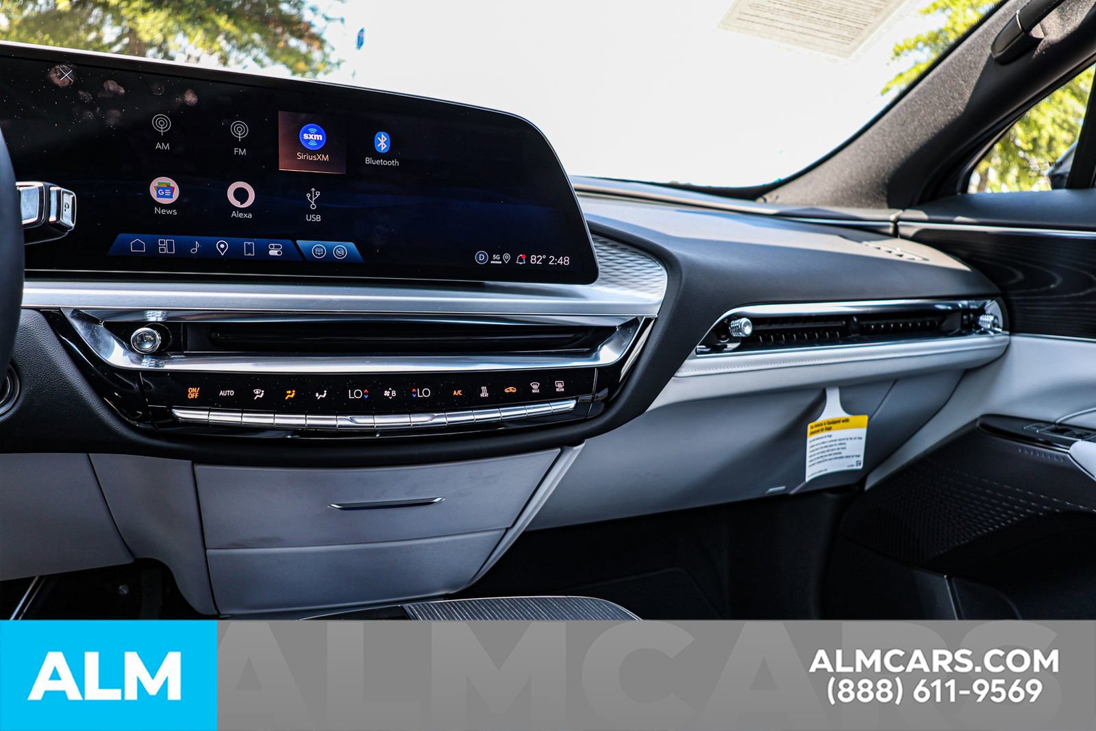 Used 2025 Cadillac Lyriq Luxury image 38