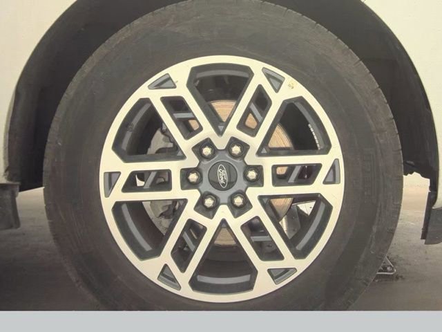 Used 2025 Ford Expedition Active image 22