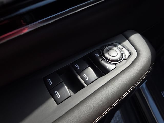 New 2026 GMC Yukon Elevation w/ Elevation Premium Package AWD/4WD image 31