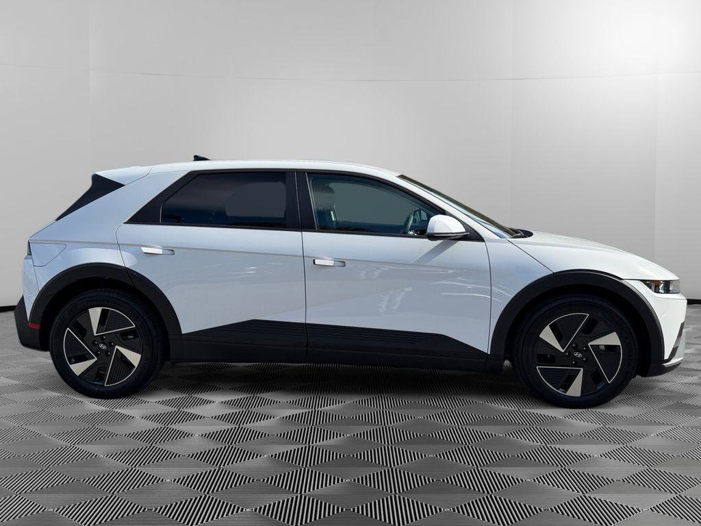 New 2026 Hyundai Ioniq 5 SE image 8