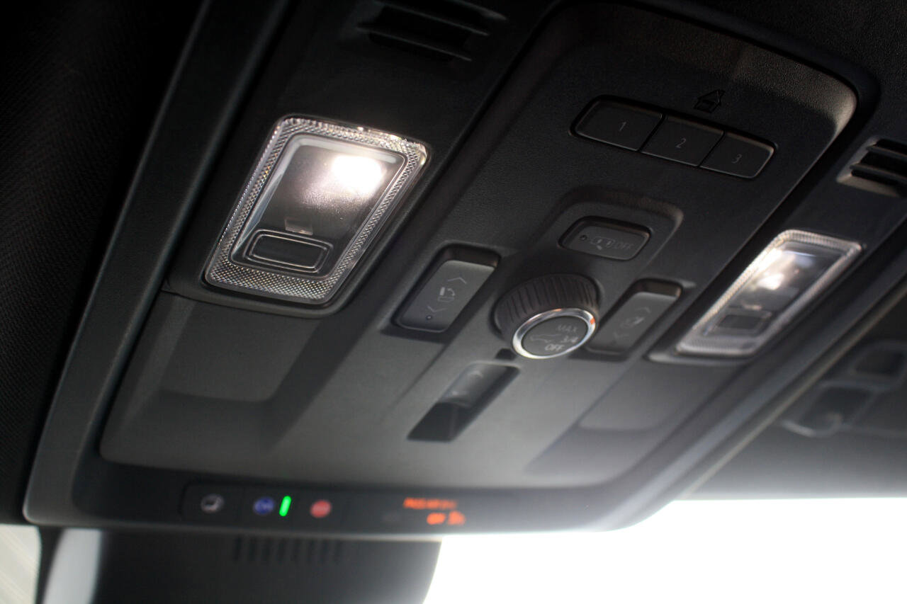 Used 2023 GMC Yukon Denali image 36