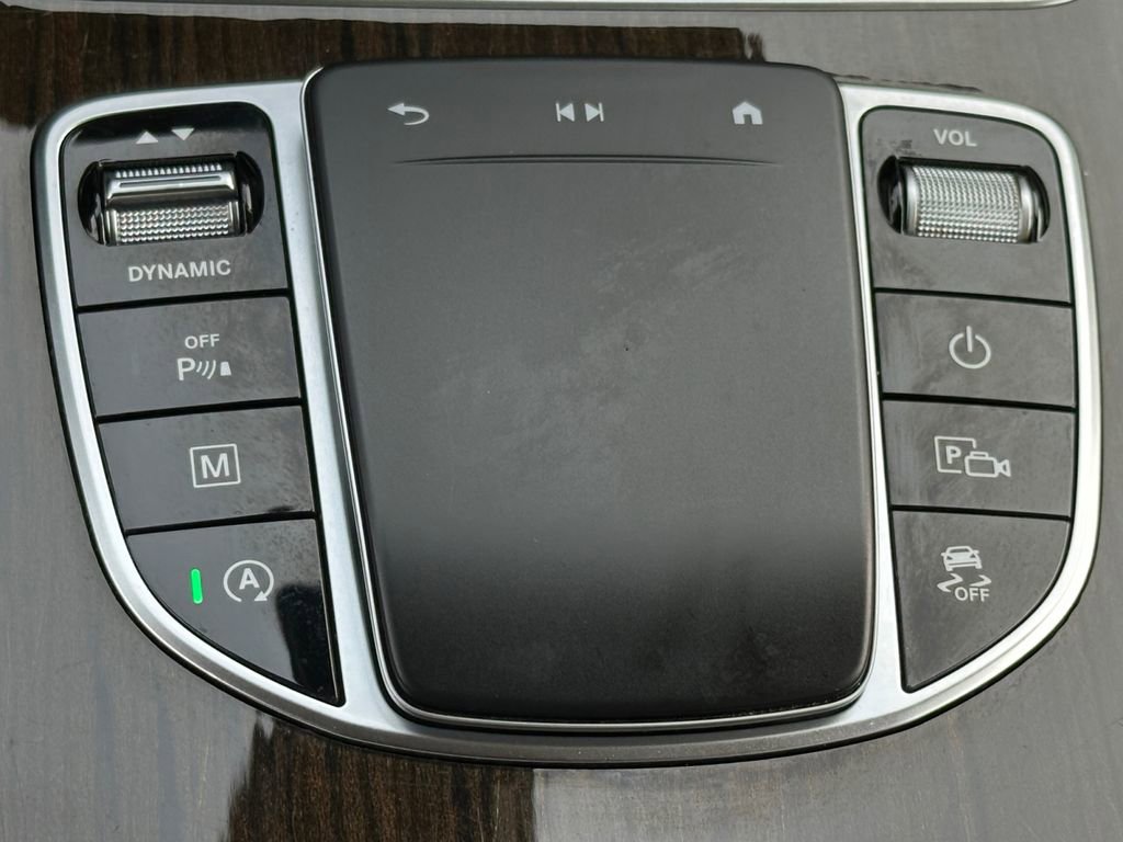 Used 2021 Mercedes-Benz GLC 300 image 24