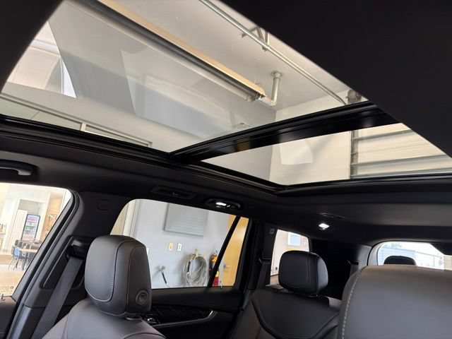 Used 2024 Cadillac XT6 Premium Luxury w/ LPO, Floor Liner Package AWD/4WD image 2