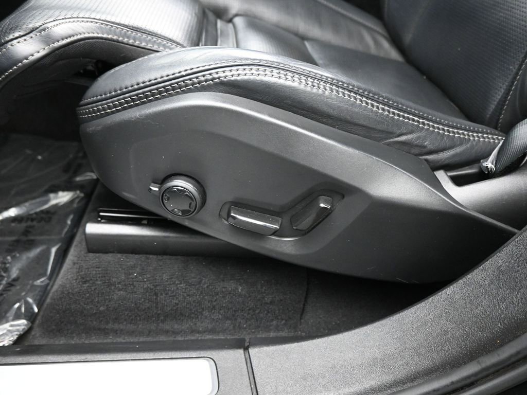Used 2023 Volvo XC90 B6 Ultimate w/ Protection Package Premier image 9