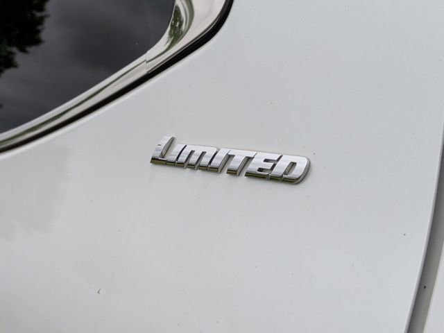 Used 2024 Toyota Tundra Limited AWD/4WD image 34