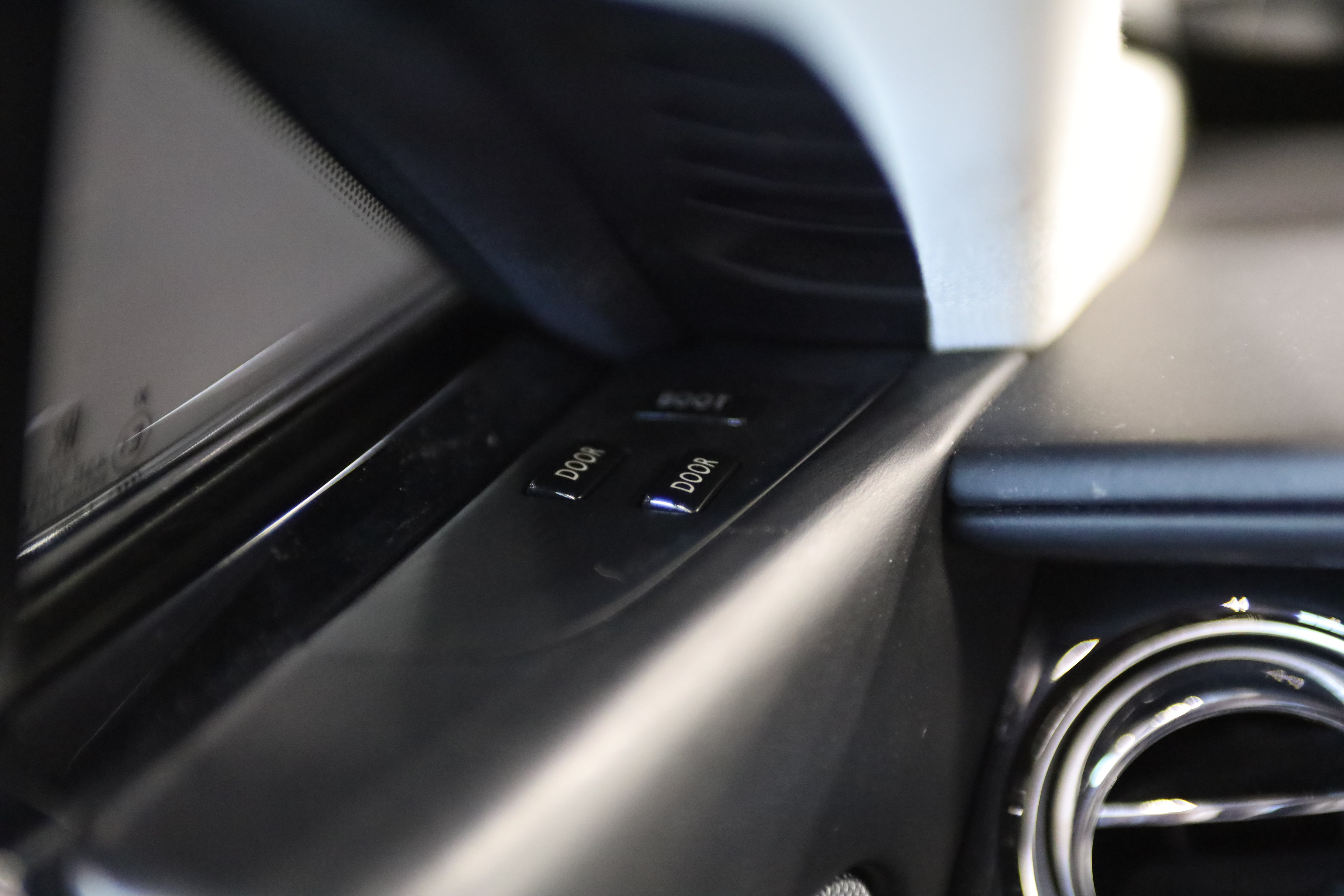 Used 2016 Rolls-Royce Wraith RWD image 18