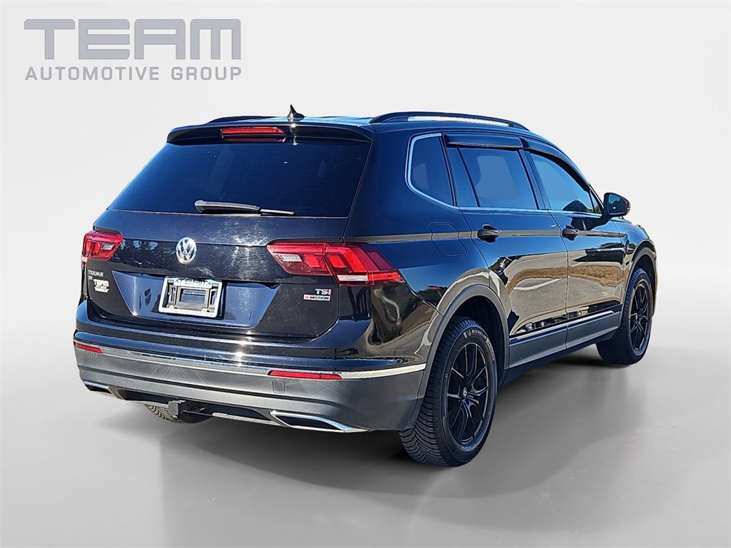 Used 2018 Volkswagen Tiguan SE w/ Panoramic Sunroof Package image 7