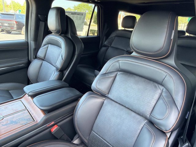 New 2026 Lincoln Navigator Black Label AWD/4WD image 13