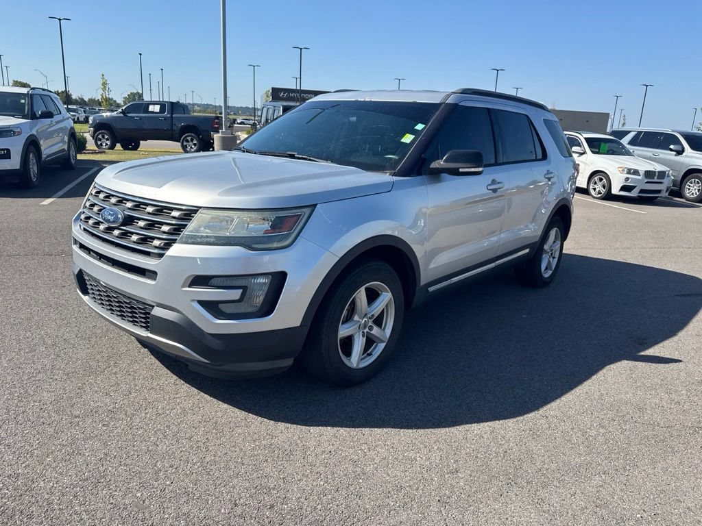 Used 2016 Ford Explorer XLT AWD/4WD image 7