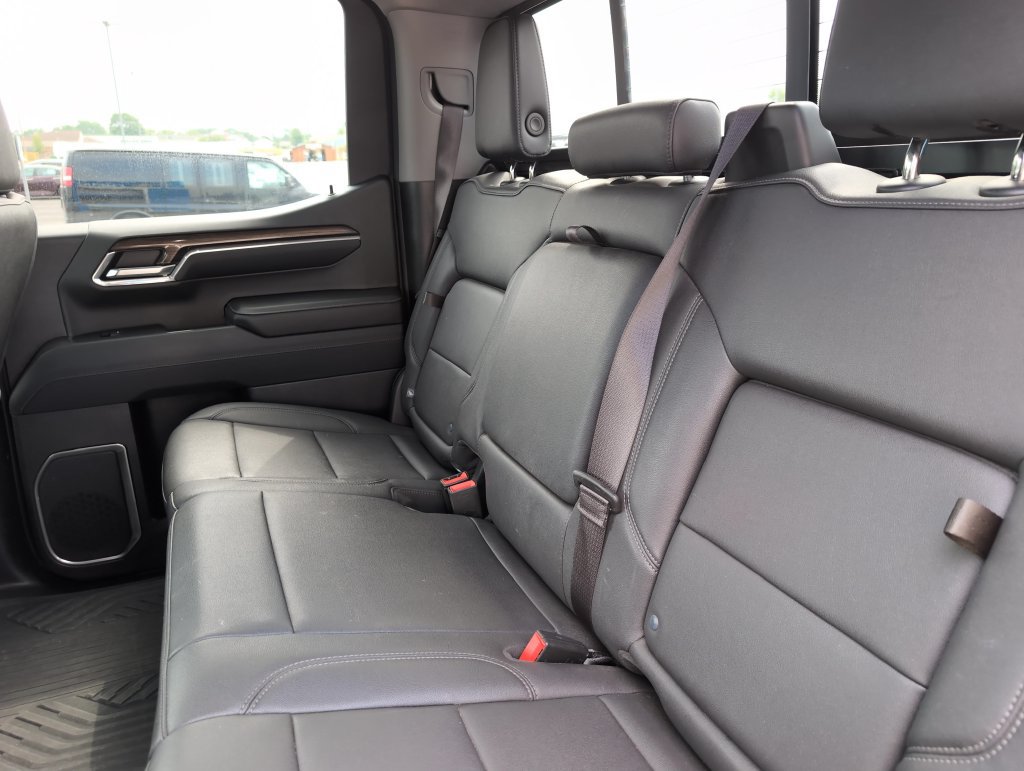 Used 2024 Chevrolet Silverado 1500 LT Trail Boss w/ Convenience Package II AWD/4WD image 11